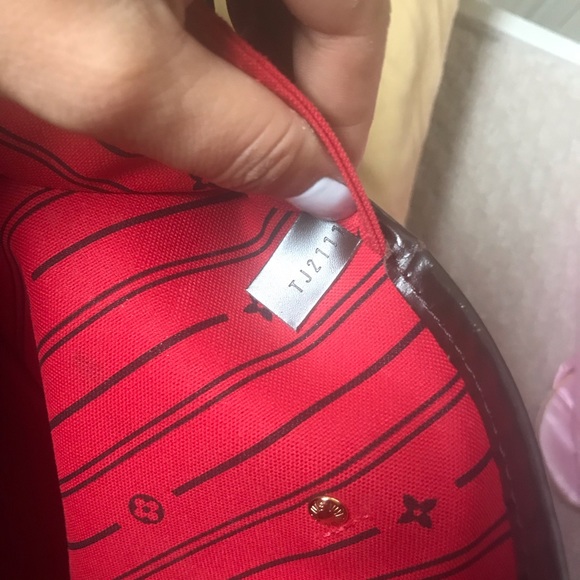 Authentic LV Neverfull GM - Picture 4 of 8